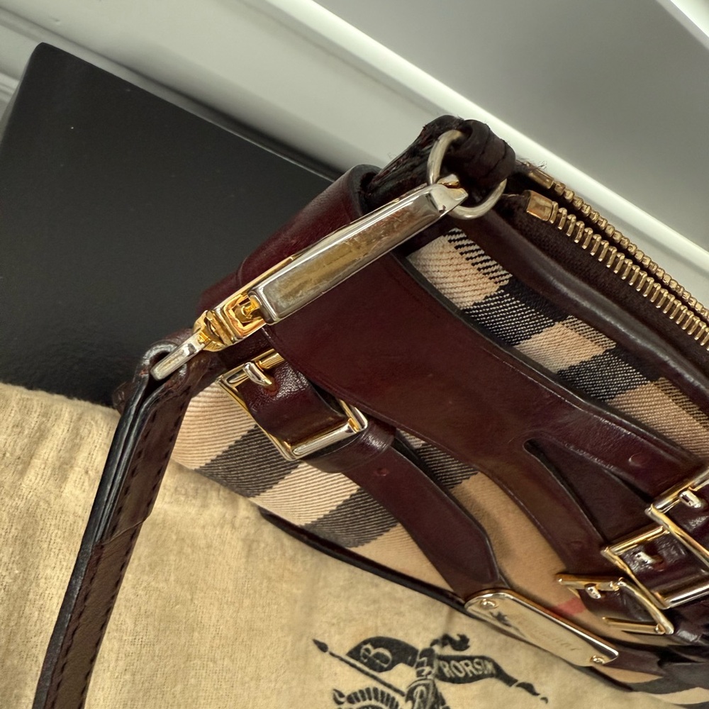 BURBERRY
House Check Bridle Calfskin Mini Parmoor Clutch Bag Dark Burgandy - Picture 3 of 12